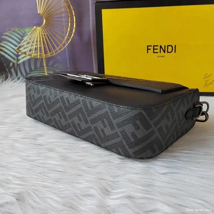 Cheap Fabric Black Bag Baguette In Medium FF Motif Fendi 0622